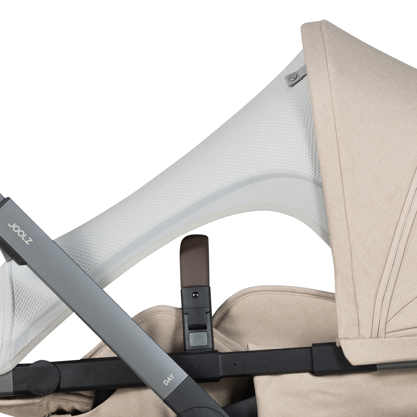   Tygstruktur och sidopaneler i Mesh för Optimal Ventilation och bättre sikt.