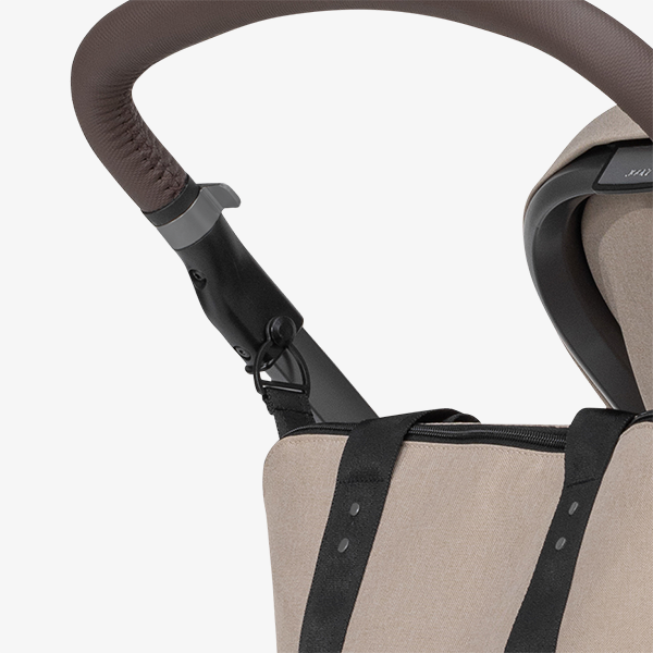  easy to attach to the handlebar