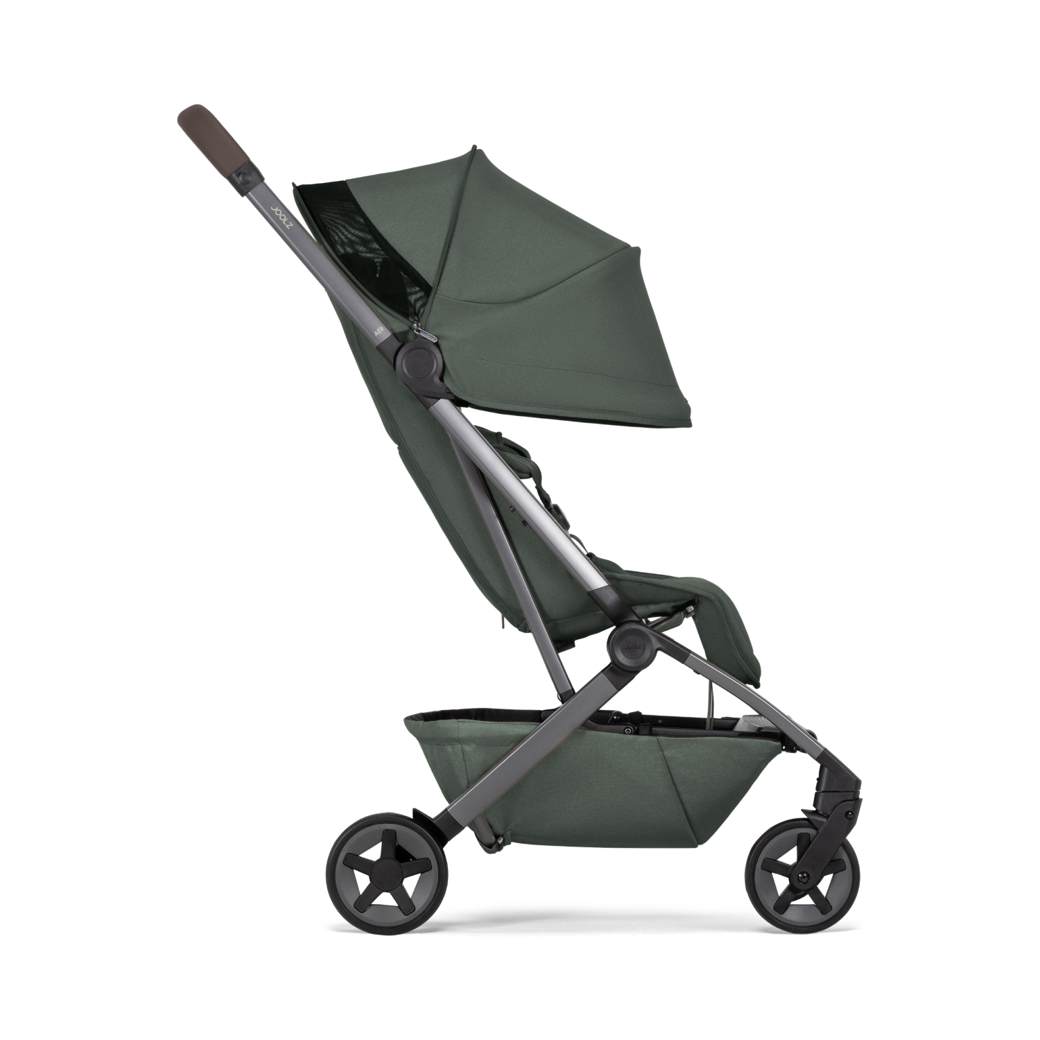 A compact travel stroller suited for city sidewalks and cobblestones